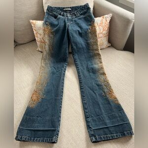 LÚCIA FIGUEREDO Jeans with Embroidered Sides. Women's Size: 6.